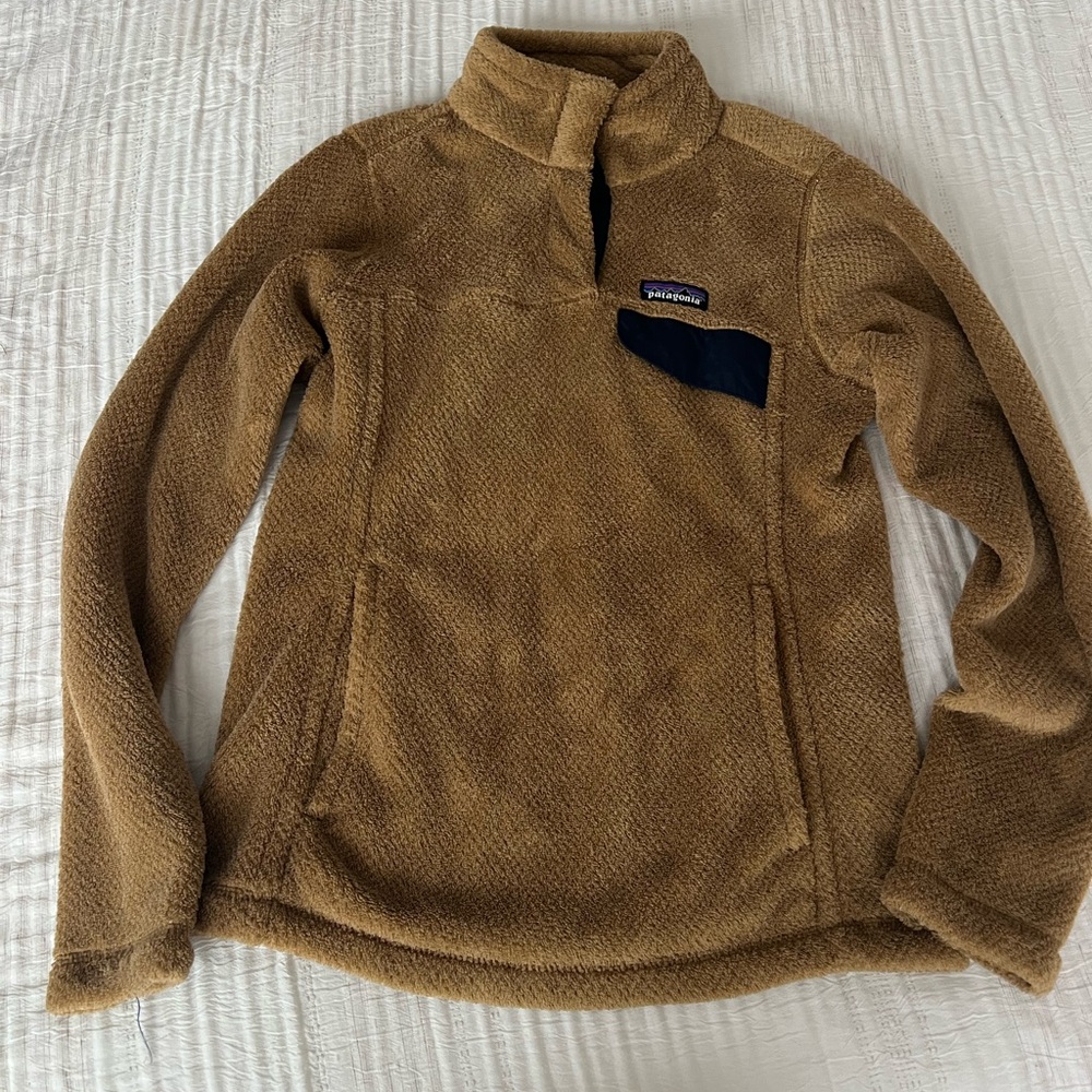 Patagonia Tan Fleece Jacket with Navy Accents